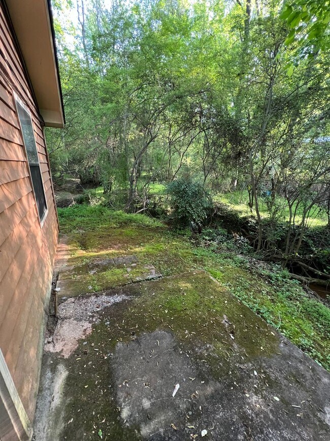 Building Photo - East Athens Duplex For Rent!