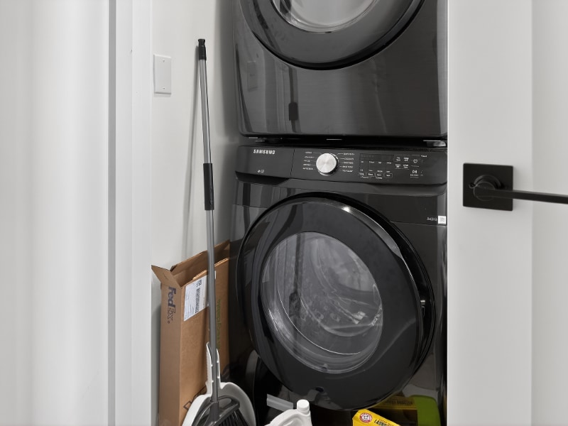 Building Photo - 2451 N Albany Ave