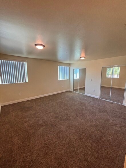 Building Photo - 428 W 75th St