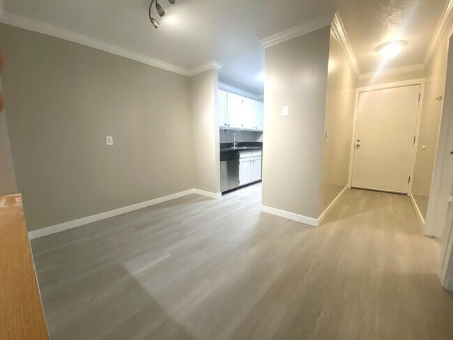 Building Photo - 2270 E 4500 S