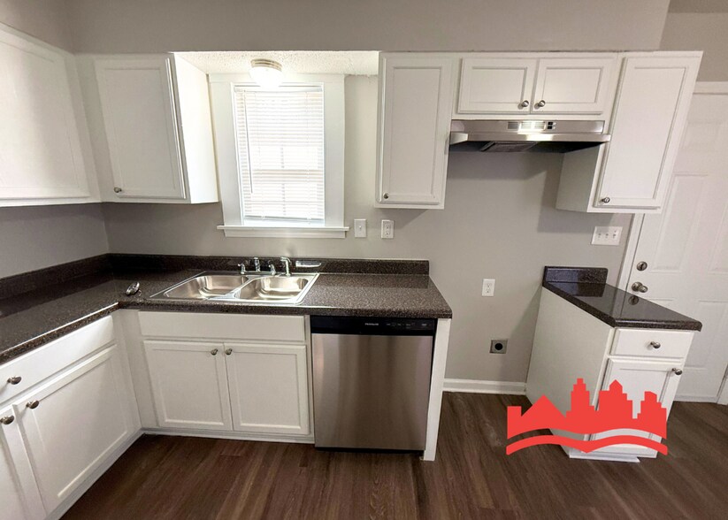 Building Photo - 3627 Royal Wood Dr