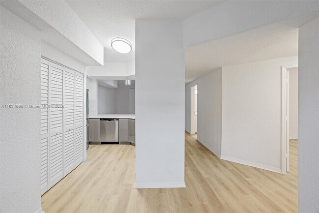 Building Photo - 775 SW 148th Ave