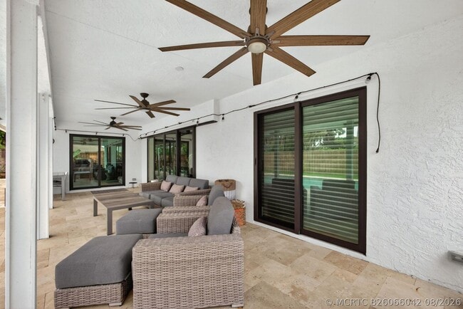 Building Photo - 12897 La Rochelle Cir