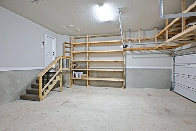 Building Photo - 588 Vale Ct
