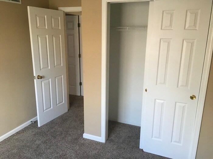 Building Photo - 3235 Keystone Lakes Way