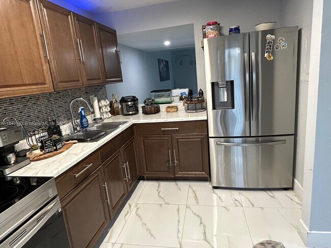 Primary Photo - 6345 SW 138th Ct
