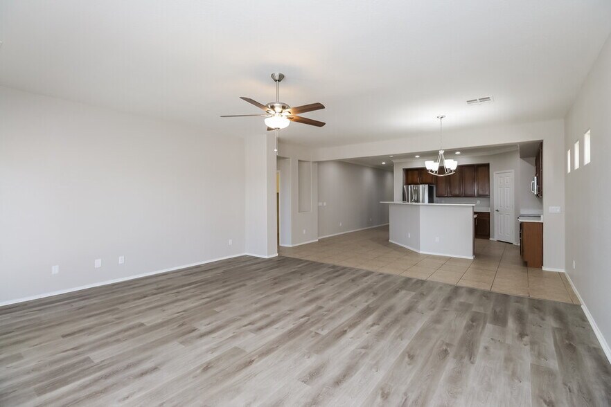 Building Photo - 4723 S 99th Dr