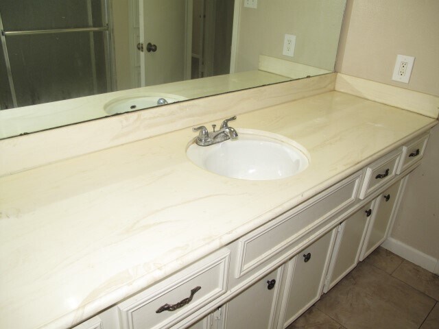 Building Photo - 702 Oder Ln