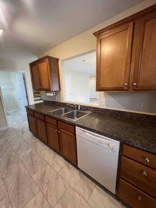 Building Photo - 857 Malabu Dr