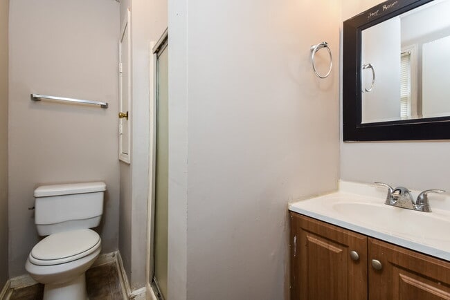 Building Photo - 3996 King Dr