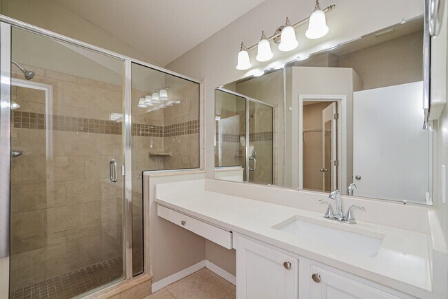 Building Photo - 832 Shell Ln