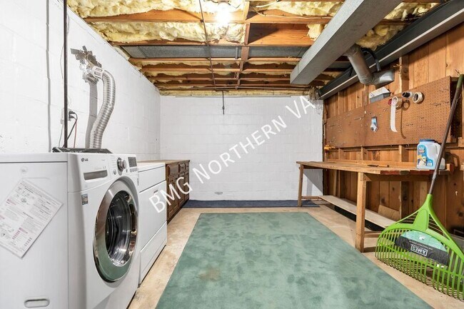 Building Photo - 8316 Carnegie Dr