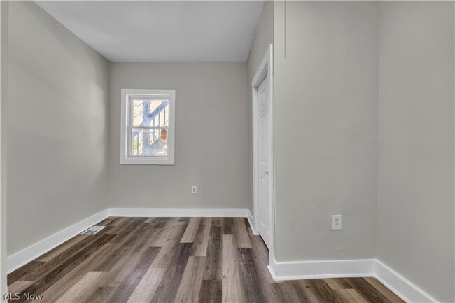 Building Photo - 4314 Archwood Ave