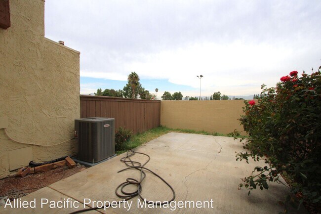 Building Photo - 2 br, 1.5 bath House - 12420 Mount Vernon ...