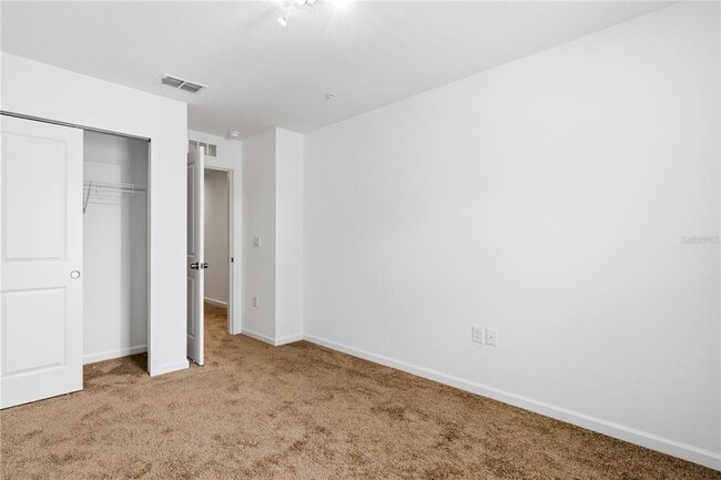 Building Photo - 9844 Walkway Dr
