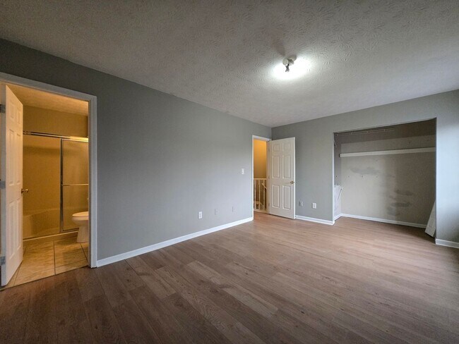 Building Photo - 3 Bedroom, 2.5 Bath Townhouse in Beavercreek!