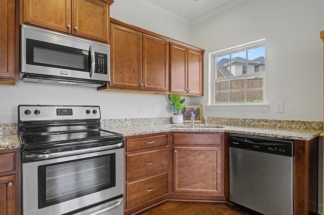 Building Photo - 140 Tulip Grove Point