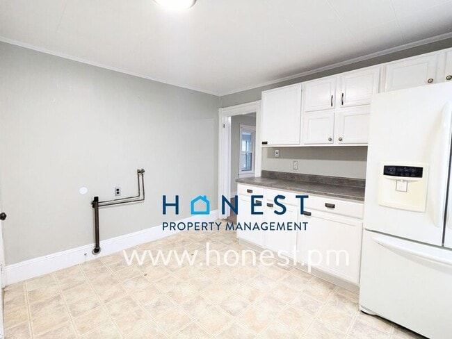 Building Photo - 34 Gage St