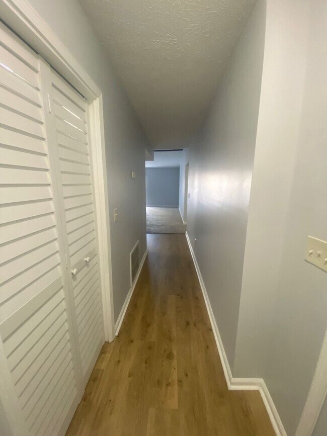 Building Photo - 707-713 N 9th St