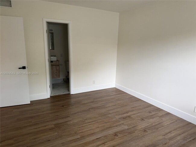 Building Photo - 260 S Cypress Rd