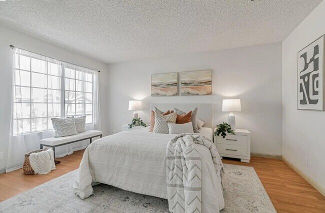 Building Photo - Newly Renovated 3 Bed / 3 Bath Home in Ardenwood – Top-Rated Schools!