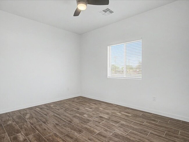 Building Photo - 5655 E 29th St