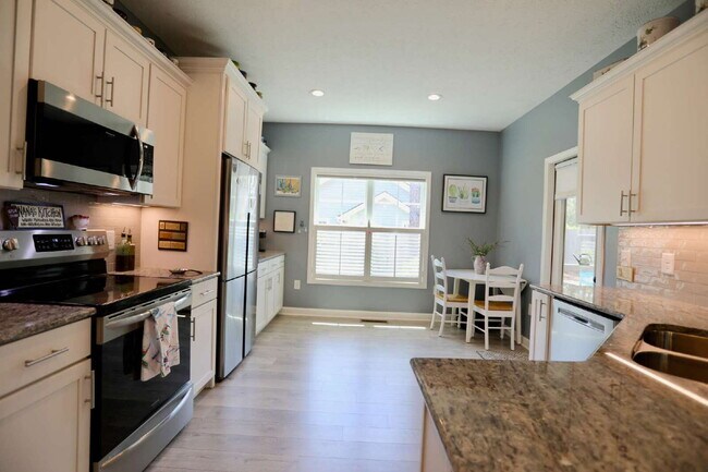 Building Photo - “Stunning 4-Bedroom Retreat with Granite Elegance at 2 River Drive, Pinehurst"