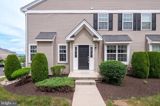 Building Photo - 4165 Bunker Hill Dr S