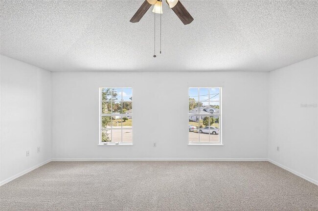 Building Photo - 1906 Lakeview Ln