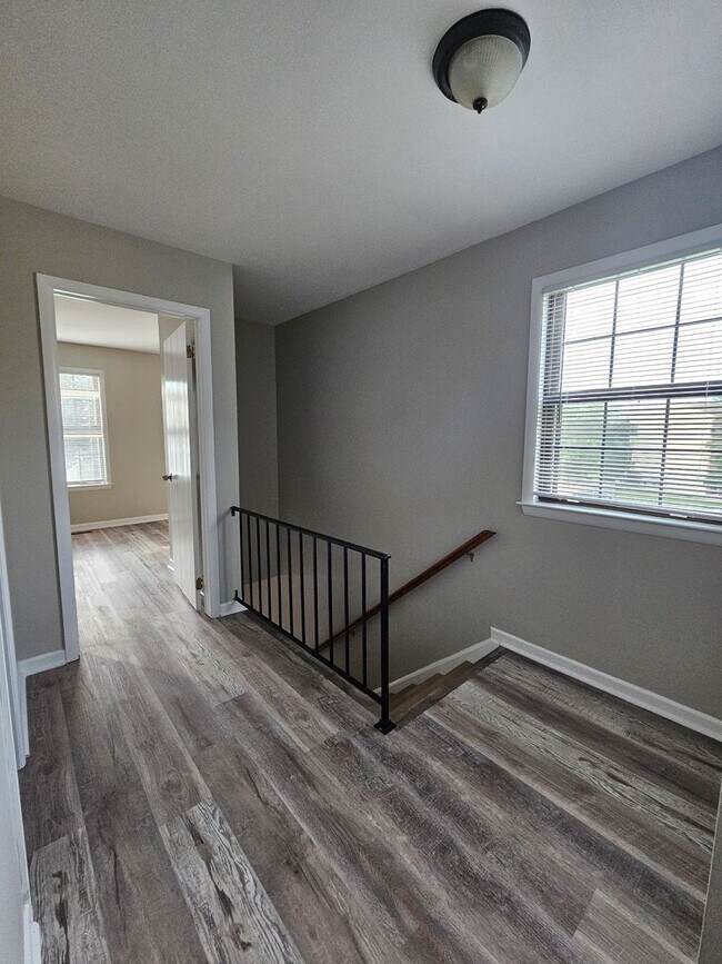 Building Photo - 3 Bedroom 1.5  bathroom End unit Townhouse near Bethlehem Catholic High School.