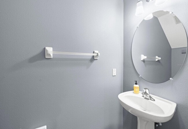 Building Photo - 11231 Kapok Grand Cir