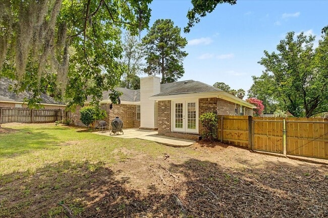 Building Photo - 4 Bed/2 Bath Updated Home in Richmond Heights