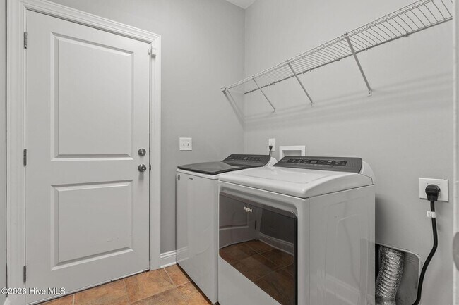 Building Photo - 108 Cypress Cir