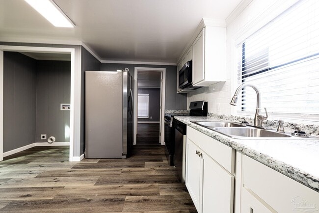 Building Photo - 4413 Basswood St