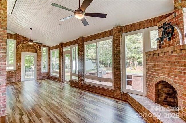 Building Photo - 8005 Weddington Downs Dr