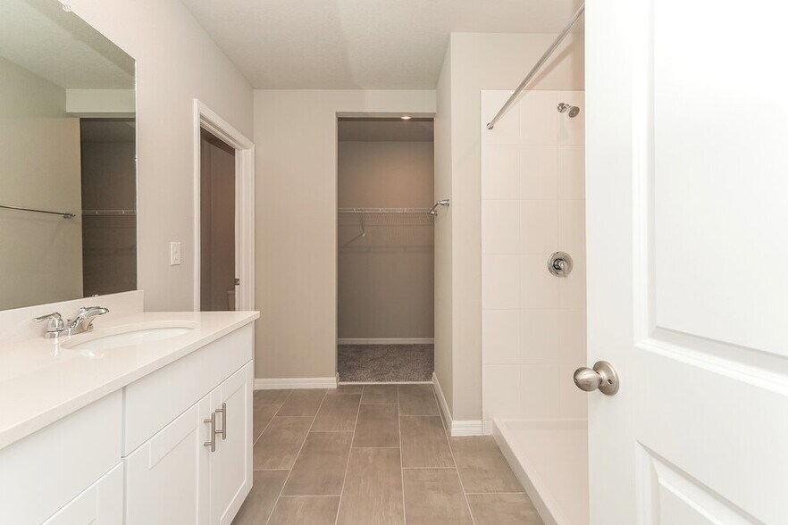 Building Photo - 38981 Harlow Rose Dr