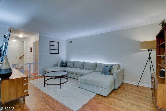 Building Photo - 78 Canterbury Rd