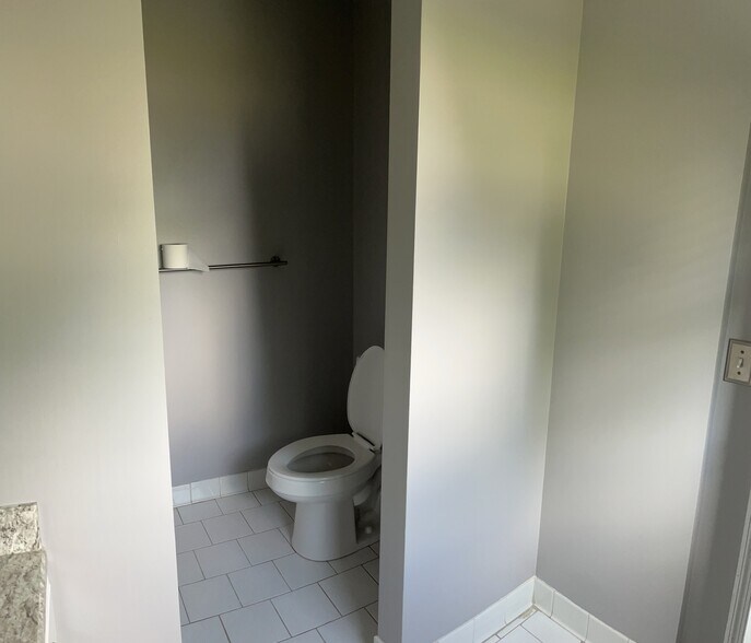 Building Photo - 232 Shawn Dr