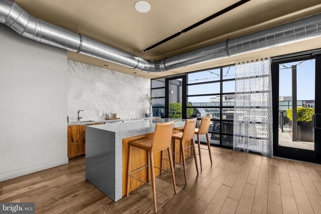 Building Photo - 1300 4th St SE