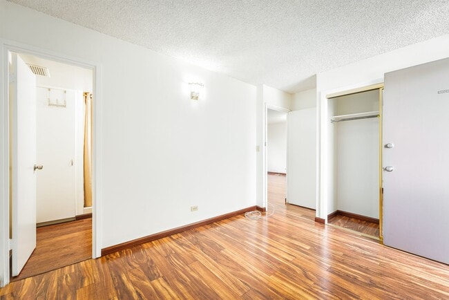 Building Photo - Ala Wai Townhome #1002