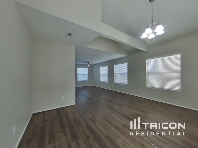 Building Photo - 931 Knox Ct NE