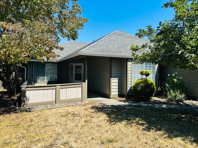Building Photo - Charming Cascade Park One Level Home