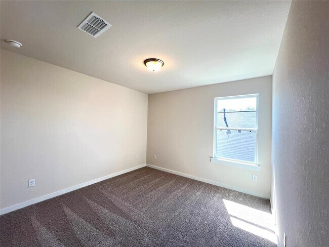 Building Photo - 7238 Clearwater Cv Dr