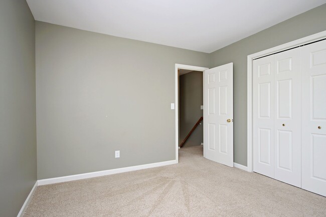 Building Photo - Dog-Friendly Forest Lakes North Home (Appl...
