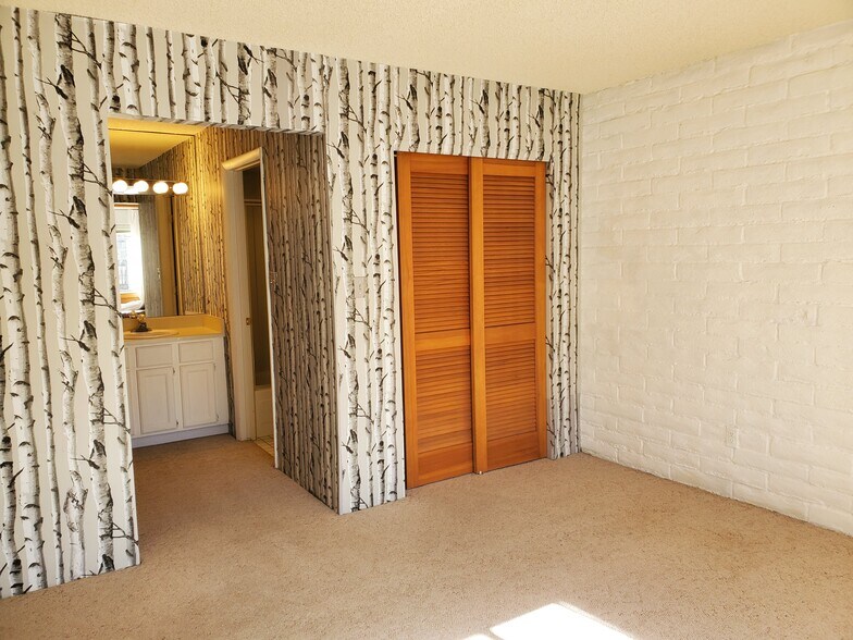 Master Bedroom - 331 Vine St