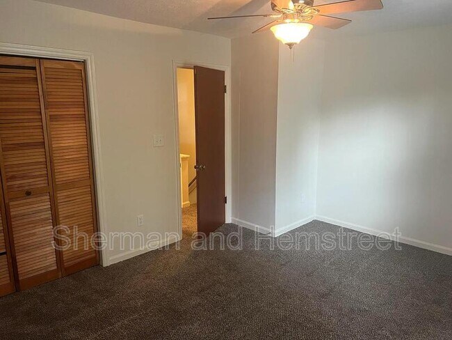 Building Photo - 301 W Clifton Ave