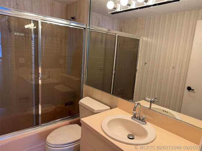 Building Photo - 3800 Galt Ocean Dr