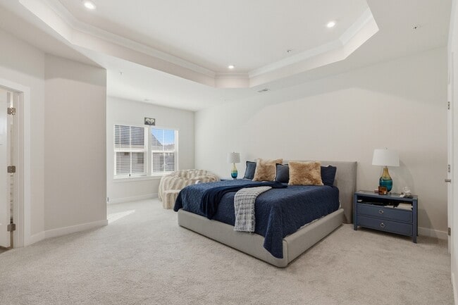 Building Photo - 2528 -B Verona Pl