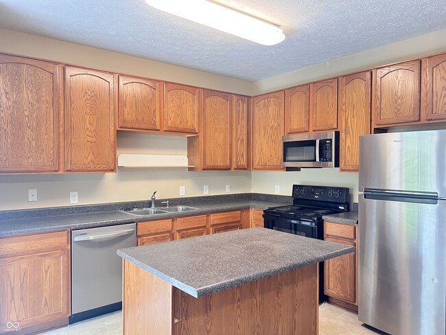 Building Photo - 3332 Decker Ridge Dr