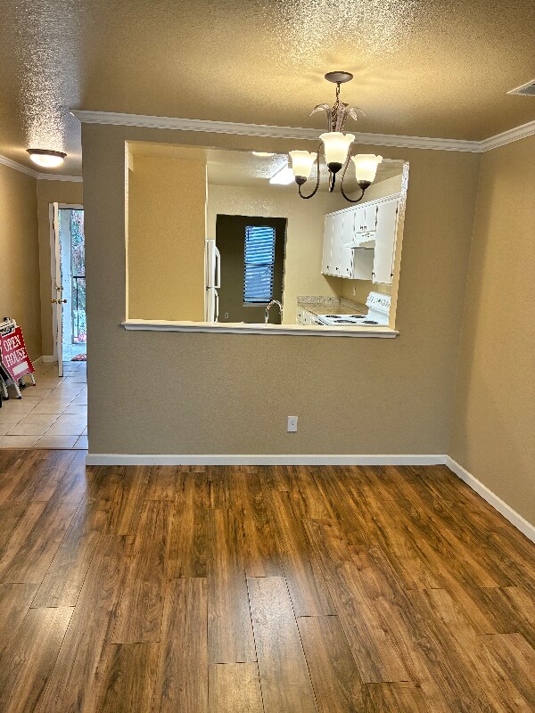 Building Photo - 2401 Eilers Ln